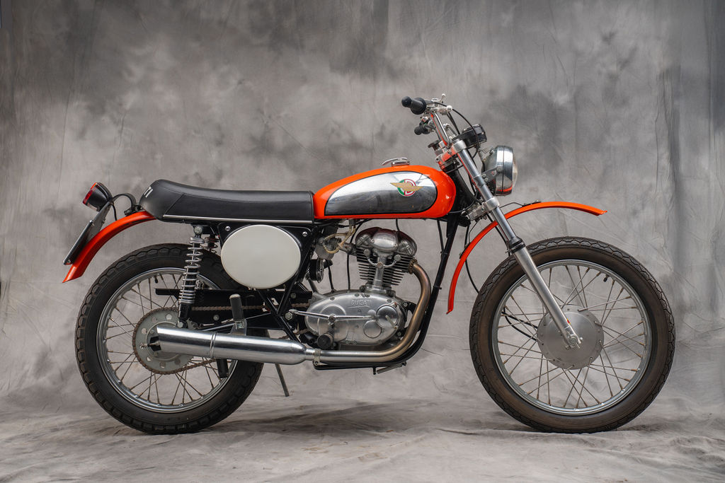 Reed1970Ducati125V1_04